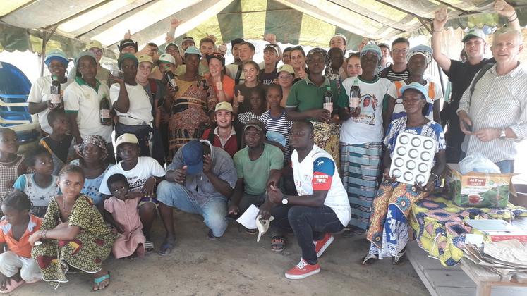 Les étudiants du Chesnoy ont visité le village de Pétit Pedro où se trouve le groupe de femmes soutenu par AFDI Loiret.