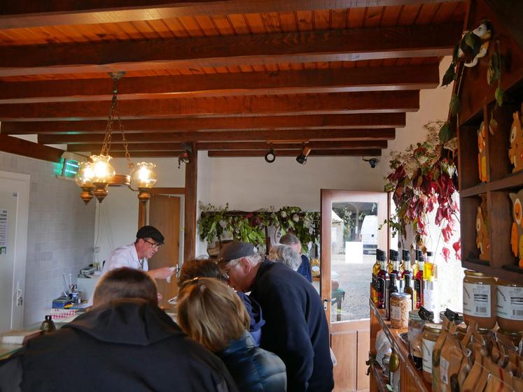 Ferme de Moneuse à Dagny. La boutique a connu une forte affluence tout au long du week-end. 