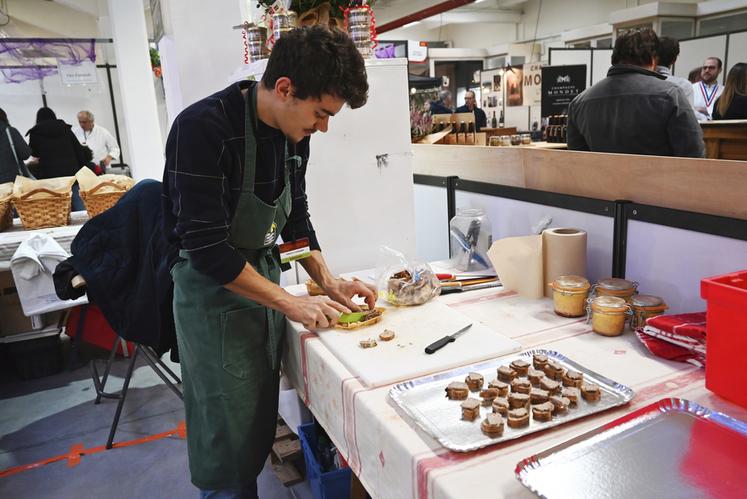 Certains producteurs locaux du réseau Bienvenue à la ferme ont confectionné des toasts à faire déguster aux visiteurs.