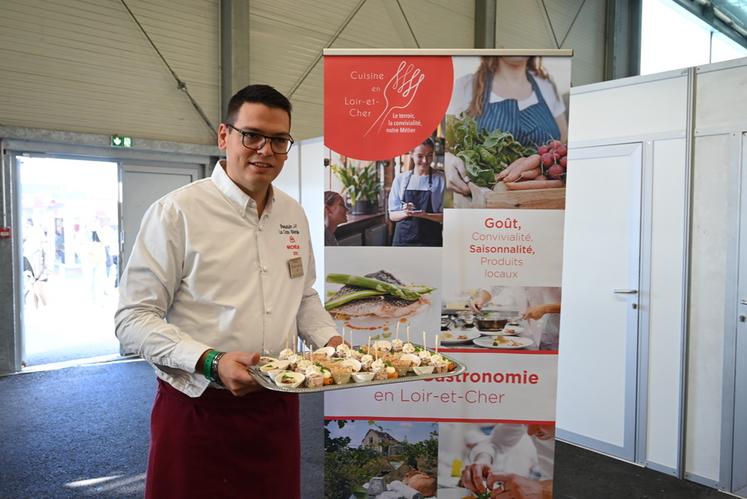 Le chef Jean-François Beauduin avait préparé des amuse-bouches pour l'inauguration du stand loir-et-chérien.