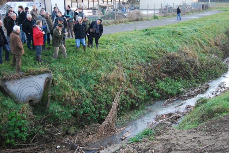 L’entretien régulier est autorisé sur les cours d’eau et libre pour les fossés.