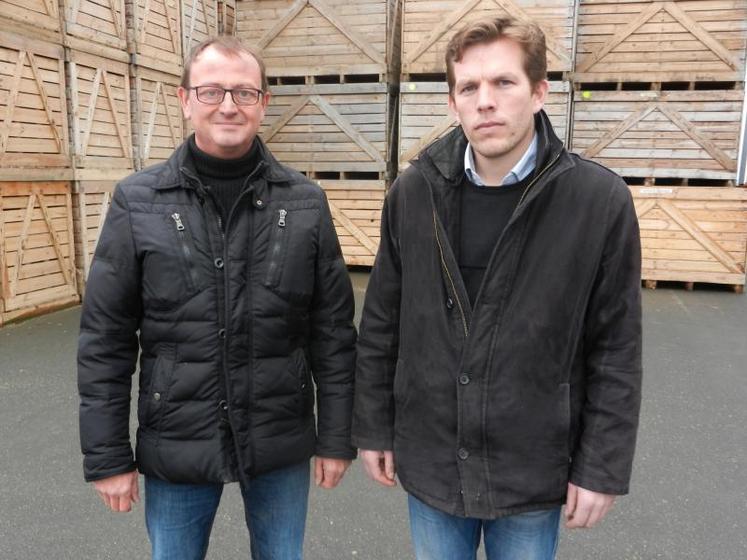 Cyrille Richard et Stéphane Varis, responsable des relations agricoles d’Agro 3D.