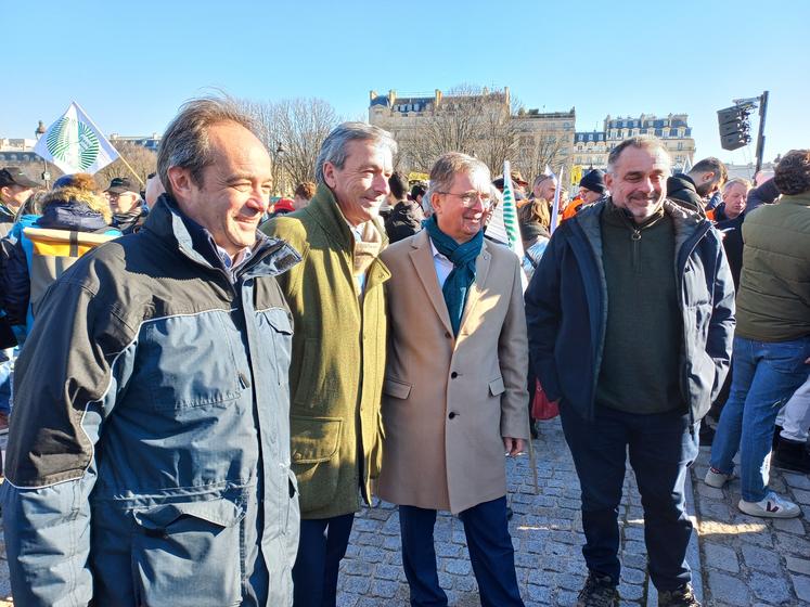 Bertrand Petit, président de la FNSEA 28 (à g.), avec les députés euréliens Luc Lamirault et Philippe Vigier.