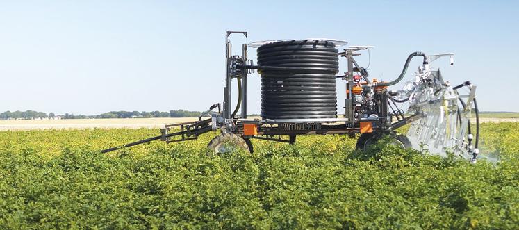 Oscar est totalement autonome et peut irriguer chaque jour une vingtaine d’hectares de pommes de terre, à la bonne dose, au bon endroit, au bon moment.