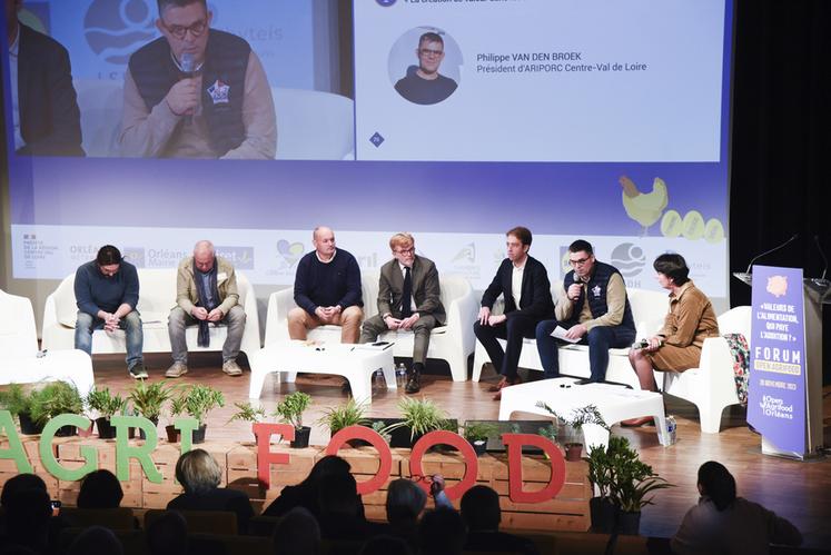 Le 28 novembre, à Orléans (Loiret). Les représentants régionaux des filières (Interfel, Criel Bovin-lait, Criel caprin, Interbev, Ariporc), ont parlé de la création de valeur dans les filières lors de l'Open Agrifood.