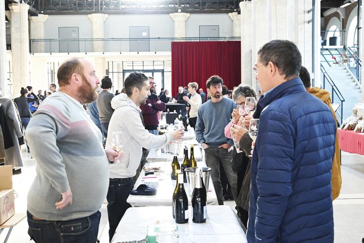 Le salon des Vins du coin, qui regroupe des vignerons en agriculture biologique, a attiré de nombreux visiteurs les samedi 2 et dimanche 3 décembre à Blois.