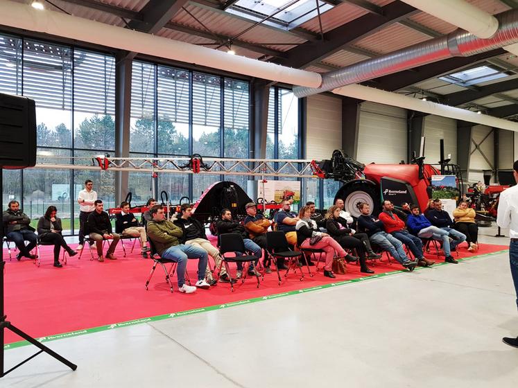 Vendredi 1er décembre, à Marigny-les-Usages. Après avoir tenu leur assemblée générale, les JA de Beaune-La-Rolande ont découvert le site de Kverneland.