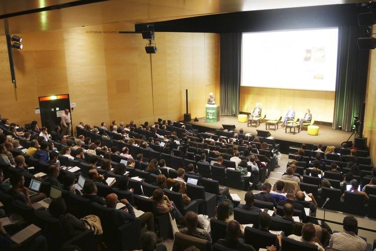 Du 14 au 16 novembre, à Tours (Indre-et-Loire). Environ 600 congressistes provenant de tout l’Hexagone ont fait le déplacement pour évoquer les enjeux de la fertilisation dans les prochaines années.