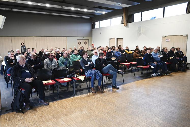 Mardi 5 décembre, à Tavers (Loiret). Élus et agriculteurs de la communauté de communes des Terres du Val de Loire étaient réunis pour la session agricole.