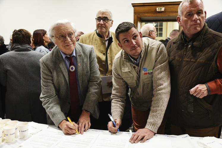 Lors de la dernière édition de l'événement, plusieurs membres du comité ont été intronisés à la Confrérie œnogastronomique des vins Orléans et Orléans-Cléry. Cette AG a permis la signature d'une convention entre les deux structures.