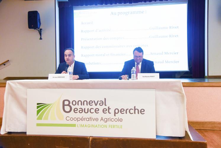 Lundi 11 décembre, à Bonneval. Le président de la Cabbep, Arnaud Mercier (à g.), et son directeur, Guillaume Rivet, se sont réjouis des bons résultats de la campagne 2022-2023.