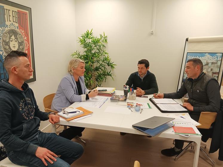 Le 21 décembre, la FNSEA 45 et les JA du Loiret ont rencontré la députée Stéphanie Rist. Ils attendent beaucoup des pouvoirs publics dans l’accompagnement de l'agriculture loirétaine et la défense de la souveraineté alimentaire.