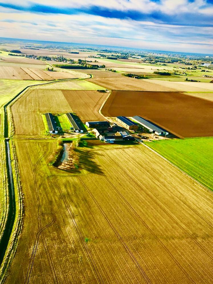 La Ferme de Corneboeuf est située à Sigloy. 