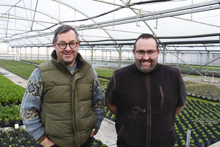 Hervé Griveau (à g.) et son repreneur Pierre Brugnot.