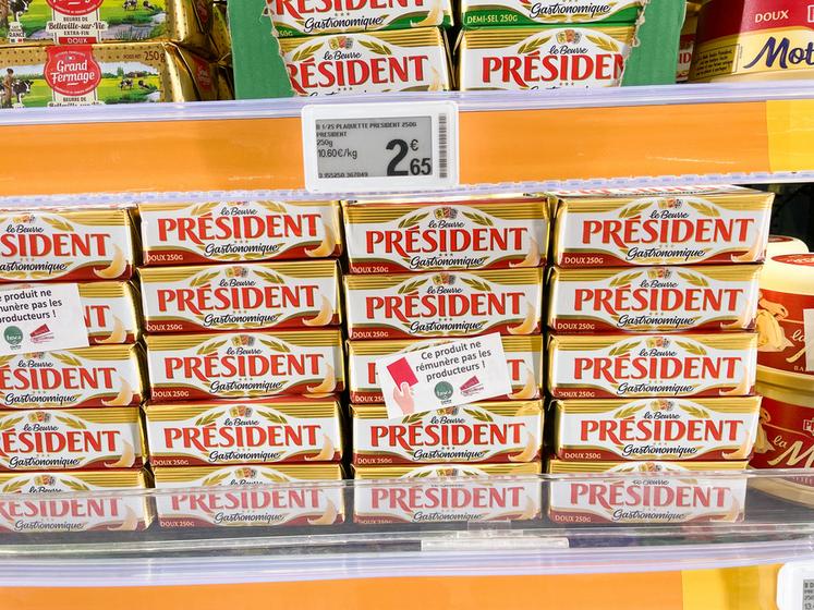 Les marques de Lactalis ont été épinglées par les éleveurs de la FNSEA et de JA d'Eure-et-Loir.