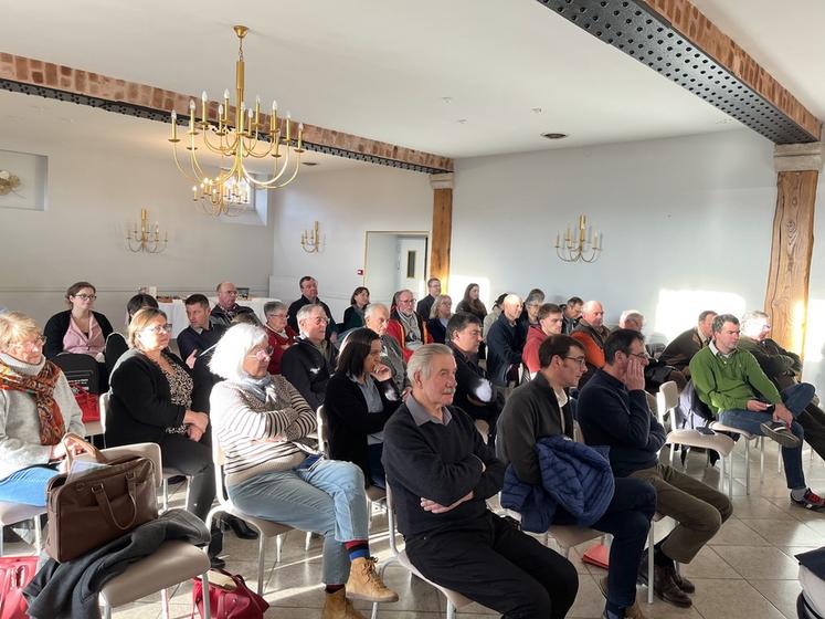 Chaumes-en-Brie, mardi 16 janvier. Les cantons de Rozay-en-Brie, Melun nord et Tournan-en-Brie tenaient pour la première fois leur assemblée cantonale ensemble.