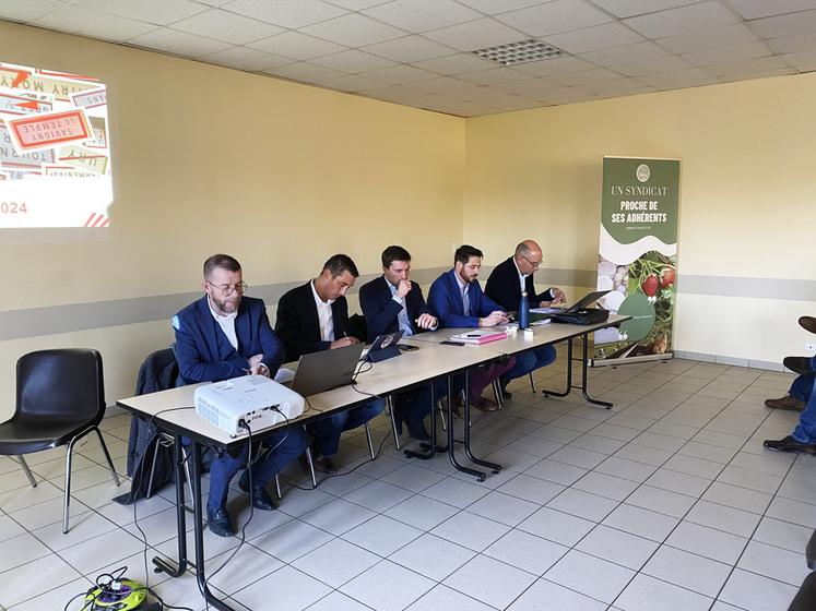 La Chapelle-Saint-Sulpice, jeudi 18 janvier. Tribune officielle avec (de g. à d.) Gurvan Le Gall, Samuel Vandaele, Fabien Bouron, Sébastien Guérinot et Vincent Bouvrain.