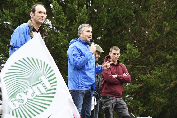 La FNSEA et les JA du Loiret soutiennent d'une même voix que les agriculteurs sont las des mots : « Maintenant nous voulons des actes ! ».