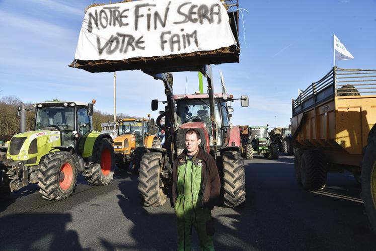 Paul, chef de culture, au péage de Saint-Arnoult (Yvelines) vendredi 26&nbsp;janvier.