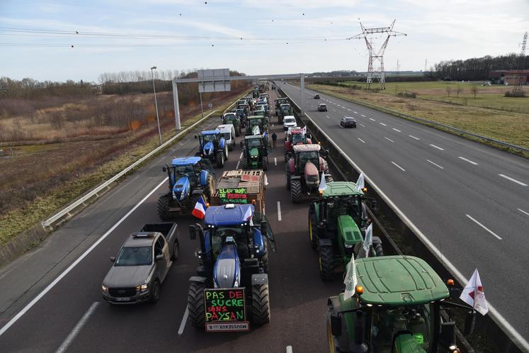 Manifestation des agriculteurs sur l'A5 fin janvier 2024.