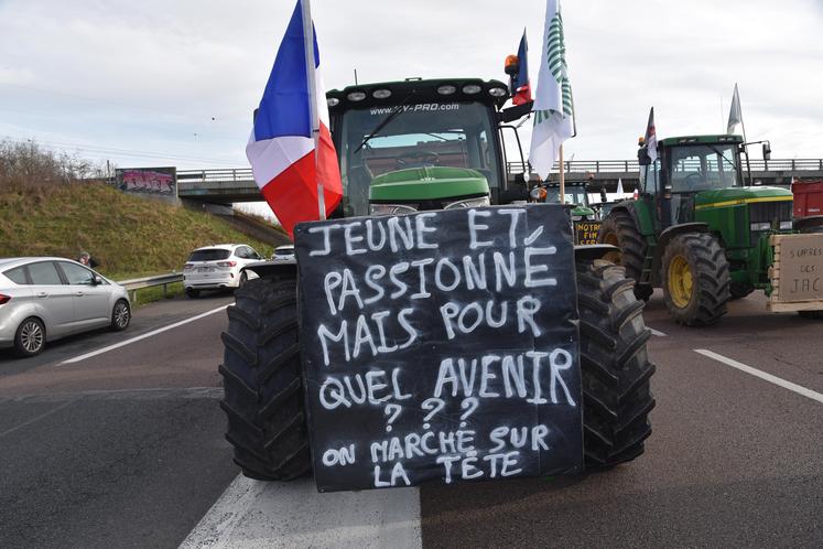 Manifestation des agriculteurs sur l'A5 fin janvier 2024.