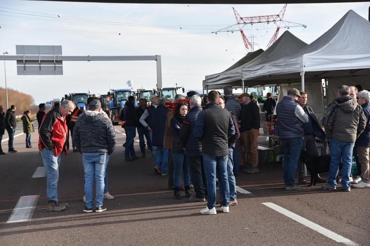 Manifestation des agriculteurs sur l'A5 fin janvier 2024.