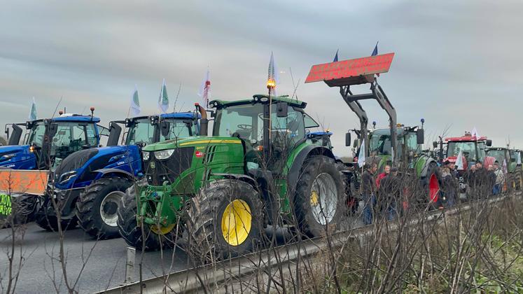 Manifestation des agriculteurs sur l'A5 fin janvier 2024.