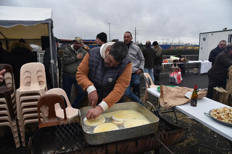 Sur le blocage de l'A6 par les agriculteurs fin janvier 2024.