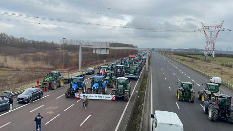 Blocage de l'A6 par les agriculteurs fin janvier 2024.