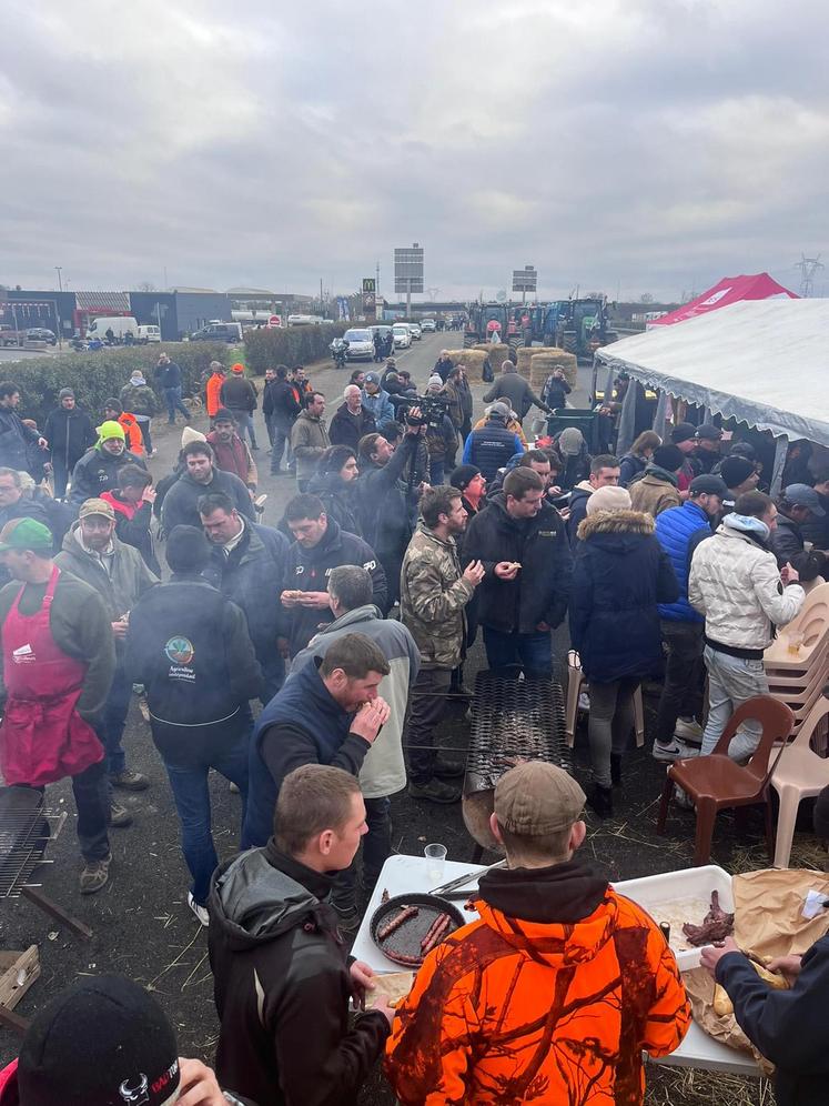 Sur le blocage de l'A6 par les agriculteurs fin janvier 2024.