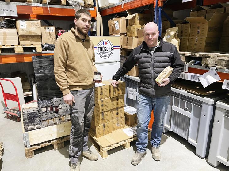 Lundi 8 janvier, au Puiset. Jonathan et Jérémy Desforges ont repris l'exploitation familiale de la Ferme des Trois Rois.
