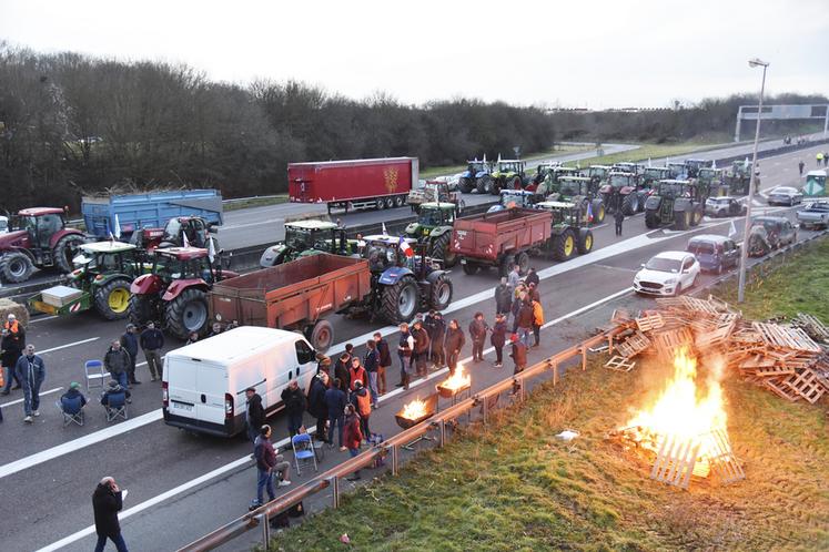 Début de première soirée sur l’A5 en attendant le renfort des autres départements.