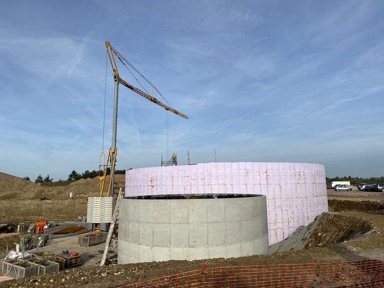 Lundi 29 janvier, à Fossé. La visite du chantier d’un nouveau méthaniseurétait organisée par les 25 agriculteurs à la tête du projet. 