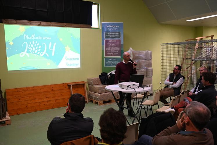 Jeudi 25 janvier, à Pontijou. La journée technique organisée par l'entreprise Pissier s'est déroulée sur le thème du stockage à la ferme, en présence de quatre-vingt agriculteurs. 