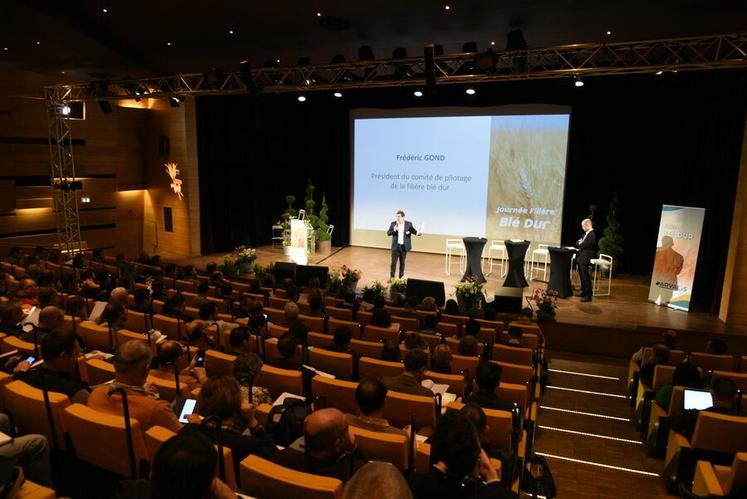 Mardi 6 février, à Orléans. Le 26e congrès dédié à la filière blé dur a rassemblé près de 300 personnes, dont 70 agriculteurs.