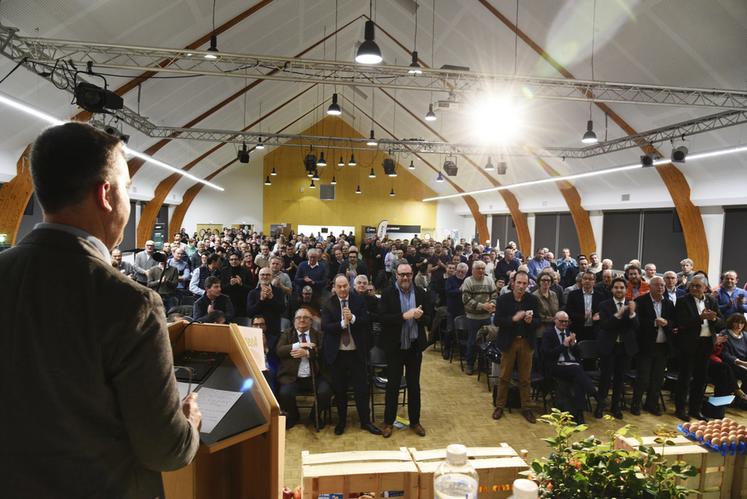 Jeudi 8 février, à Bellegarde. Lors de l'assemblée générale de la FNSEA 45, la salle s'est levée pour applaudir les propos tenus par son président Sébastien Méry. Celui-ci a ensuite laissé sa place à l’ancien rugbyman Marc Lièvremont.