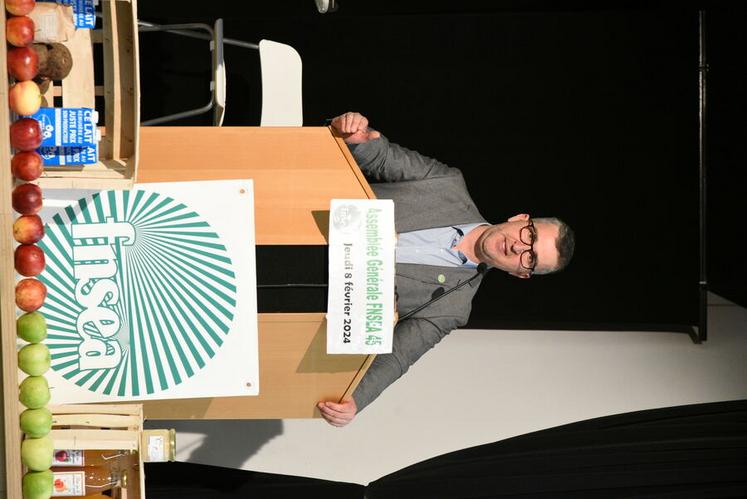 Sébastien Méry, président de la FNSEA 45, lors de son discours à l'AG de la FNSEA 45 (février 2024).