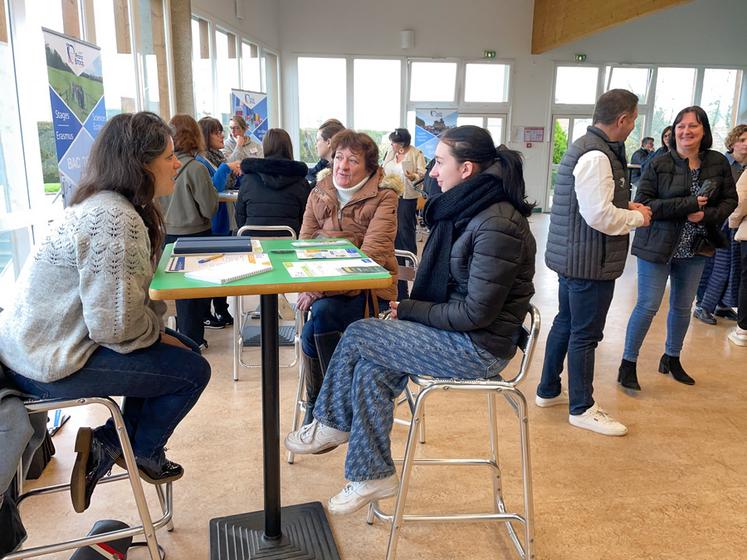 Samedi 10 février, à Mignières. Plus de 80 familles sont venues se renseigner sur les formations proposées par le LEAP Franz-Stock.