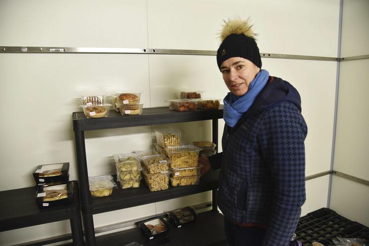 Les pâtes fraiches sont stockées dans la chambre froide.