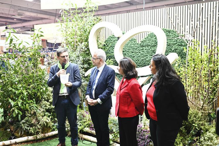 Lors de son discours d'inauguration, Philippe Noyau, président de la chambre d’Agriculture de la région Centre-Val de Loire a souligné l'importance de « recréer le lien entre l'assiette et le champ ».