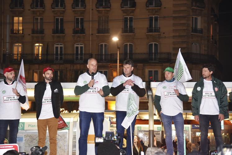 19 h 15. Prises de parole notamment d’Arnaud Rousseau, le président de la FNSEA.