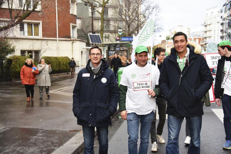 Cyrille Milard et Samuel Vandaele, président et secrétaire général de la FDSEA 77, défilent dans le cortège.