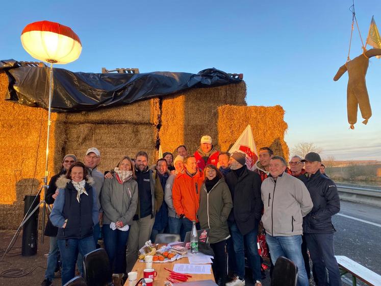 Manifestation d'agriculteurs sur l'A4 fin janvier 2024.