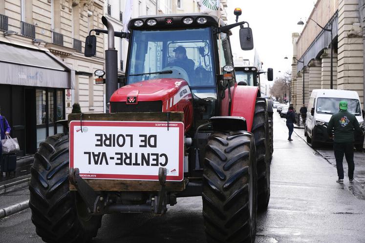 Vendredi 23 février, en amont du Sia, les JA et la FNSEA avaient appelé leurs adhérents à manifester dans les rues parisiennes. Manifestants et tracteurs ont fini leur trajet devant les portes du Salon. 