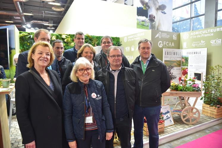 Paris, porte de Versailles, jeudi 29 février. Sur le pavillon Île-de-France en présence de la vice-présidente de la Région, Valérie Lacroute. 