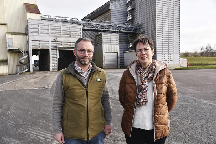 Beton-Bazoches, vendredi 2 février. La présidente de la Cabb, Stéphanie Bernard, aux côtés de son nouveau vice-président, Charles Crapard. 