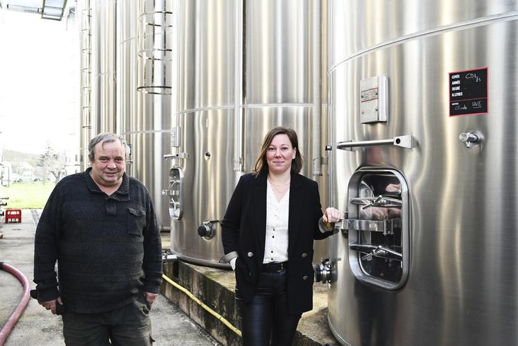 Denis Bourdin, président de la cave coopérative des Vignerons des Coteaux romanais, ainsi que Sylvette Morin, sa directrice, reviennent sur l'actualité de la coopérative ainsi que sur les projets pour 2024.