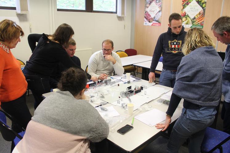 La formation vise à améliorer la sécurité et l'efficacité du travail en repensant l'organisation des espaces de contention.