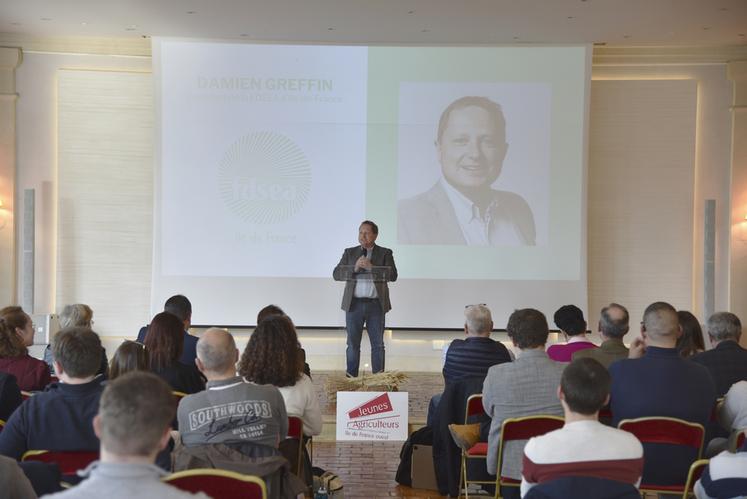 Damien Greffin, président de la FDSEA Île-de-France, a pris la parole pour saluer l'unité et la responsabilité syndicale. 