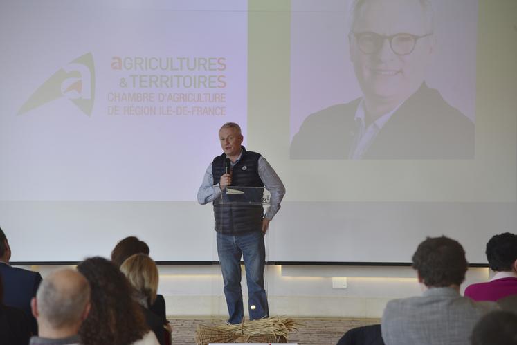 Christophe Hillairet, président de la chambre d'Agriculture de région Île-de-France, a souligné la nécessité de se préparer au changement climatique.